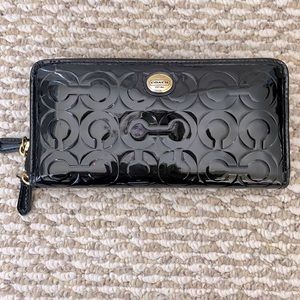 Black leather coach wallet ❤️❤️